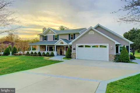 Exterior - 8508 Pineway Dr, Laurel, MD 20723 photo 30 of 32