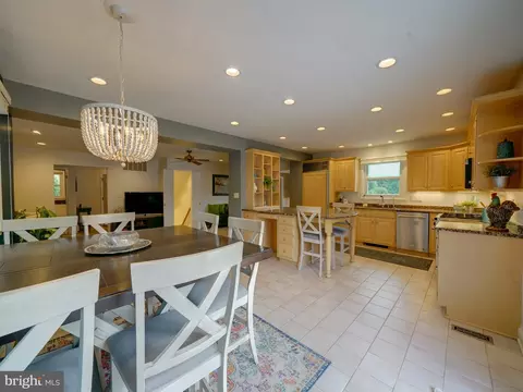 Dining - 8508 Pineway Dr, Laurel, MD 20723 photo 4 of 7
