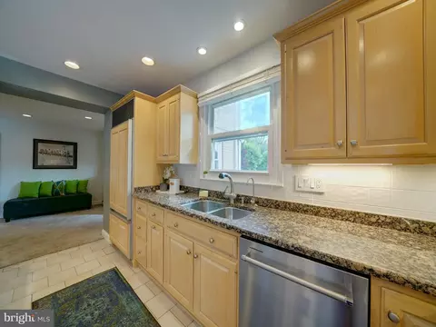 Kitchen - 8508 Pineway Dr, Laurel, MD 20723 photo 6 of 9