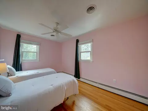 Bedroom - 8508 Pineway Dr, Laurel, MD 20723 photo 6 of 12