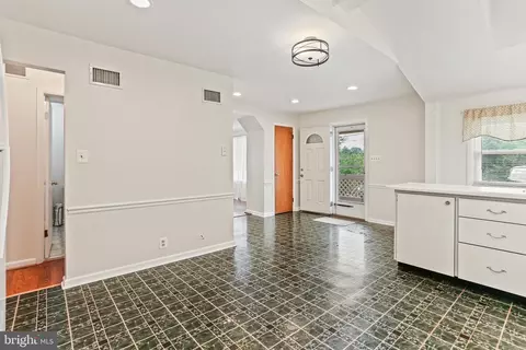 10686 Old Bond Mill Rd, Laurel, MD 20723 photo 5