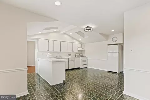 10686 Old Bond Mill Rd, Laurel, MD 20723 photo 3