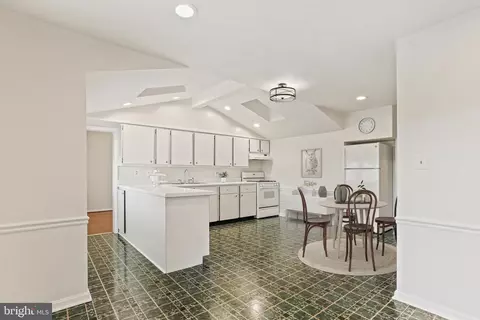 10686 Old Bond Mill Rd, Laurel, MD 20723 photo 2