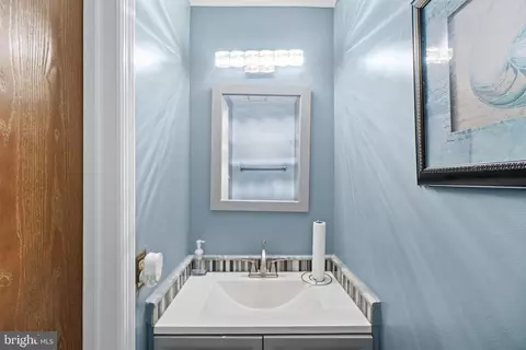 Bath - 9635 Glendower Ct, Laurel, MD 20723 photo 1 of 2