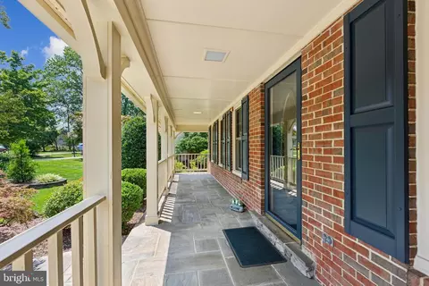 8418 Flowering Cherry Ln, Laurel, MD 20723 photo 4