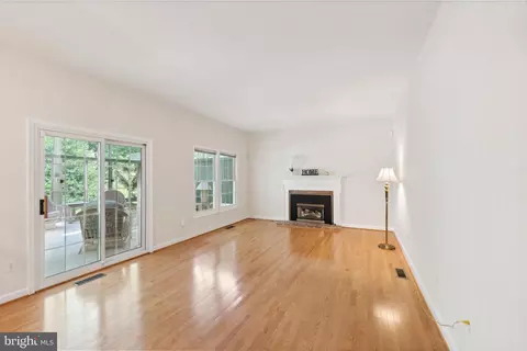 8418 Flowering Cherry Ln, Laurel, MD 20723 photo 16