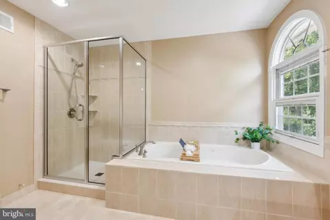 8418 Flowering Cherry Ln, Laurel, MD 20723 photo 23