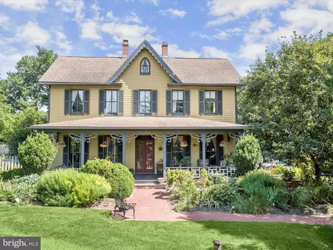 691 River Rd, Sykesville, MD 21784