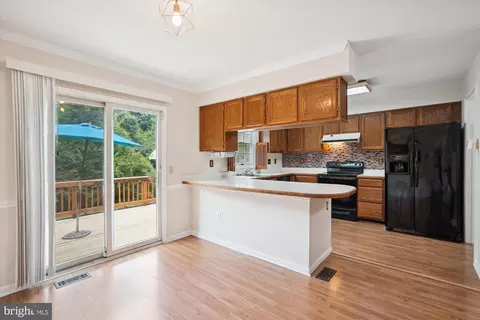 9410 Steeple Ct, Laurel, MD 20723 photo 4