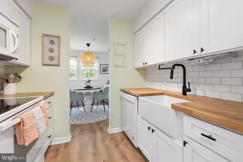 8393 Montgomery Run Rd #L, Ellicott City, MD 21043
