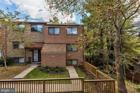 8924 Skyrock Ct, Columbia, MD 21046