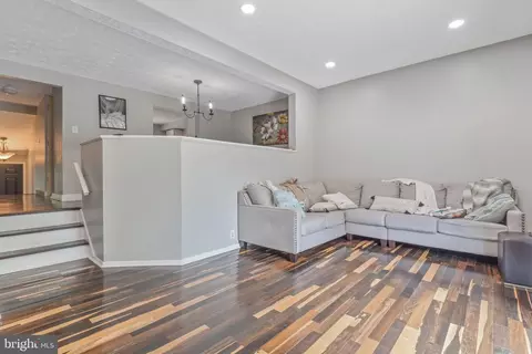 Entry Way - 8304 Sperry Ct, Laurel, MD 20723 photo 6 of 8