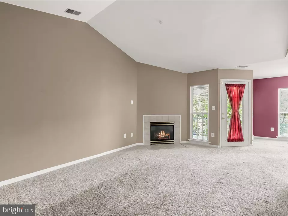 Living - 6288 Wild Swan Way #202, Columbia, MD 21045 photo 2 of 6