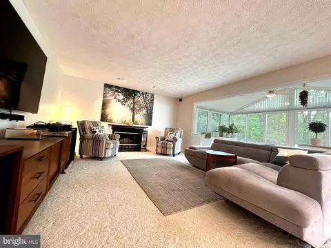8259 Spring Branch Ct, Laurel, MD 20723 photo 2