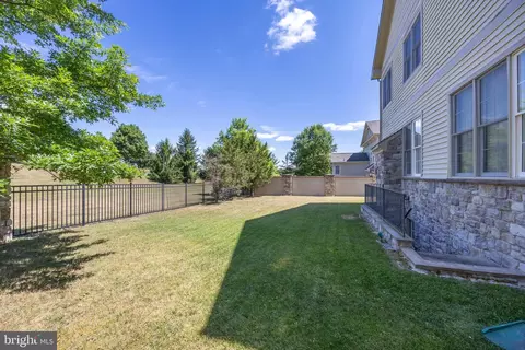 Exterior - 8604 Saddleback Pl, Laurel, MD 20723 photo 2 of 3