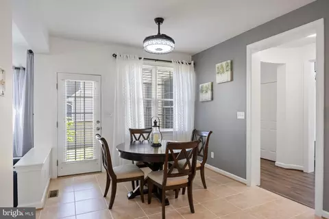 Entry Way - 8604 Saddleback Pl, Laurel, MD 20723 photo 5 of 11