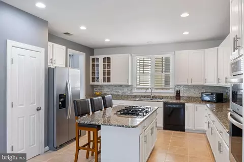 Kitchen - 8604 Saddleback Pl, Laurel, MD 20723 photo 3 of 5