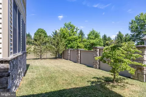 Exterior - 8604 Saddleback Pl, Laurel, MD 20723 photo 3 of 3