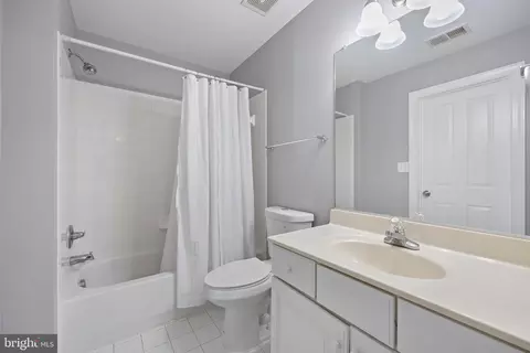 Bath - 8604 Saddleback Pl, Laurel, MD 20723 photo 3 of 5