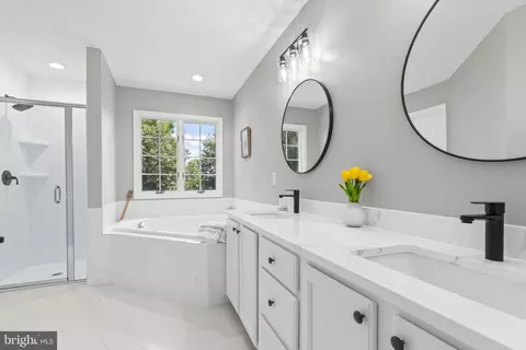 Bath - 8235 Spring Branch Ct, Laurel, MD 20723 photo 2 of 6