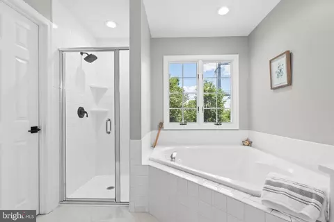Bath - 8235 Spring Branch Ct, Laurel, MD 20723 photo 3 of 6