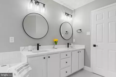 Bath - 8235 Spring Branch Ct, Laurel, MD 20723 photo 5 of 6