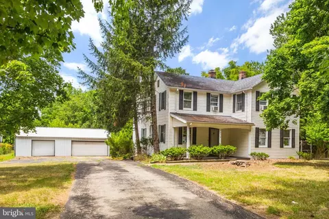 9038 Dumhart Rd, Laurel, MD 20723