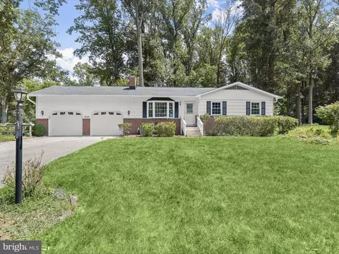9749 Riverside Cir, Ellicott City, MD 21042