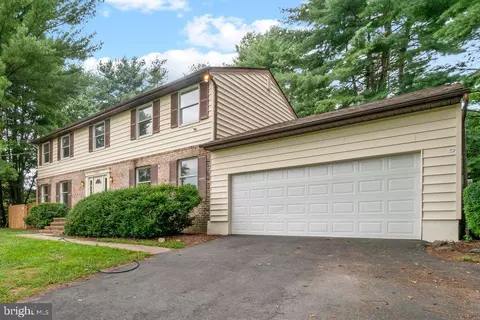 9888 Foxhill Ct, Ellicott City, MD 21042