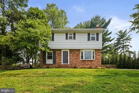 8810 Autumn Hill Ct, Ellicott City, MD 21043