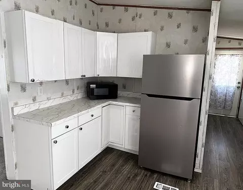 74 Midway Ave, Laurel, MD 20723 photo 3