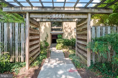 5667 Harpers Farm Rd #F, Columbia, MD 21044