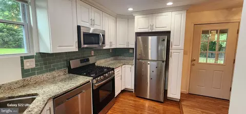 9836 Lyon Ave, Laurel, MD 20723 photo 4