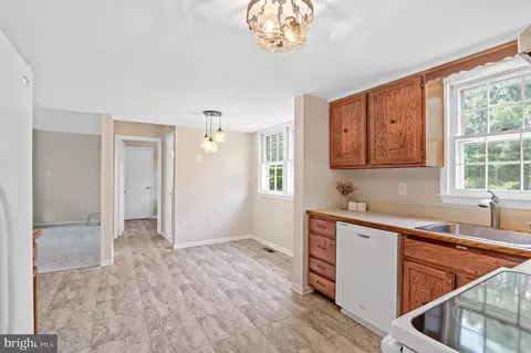 8400 Jandy Ave, Laurel, MD 20723 photo 8