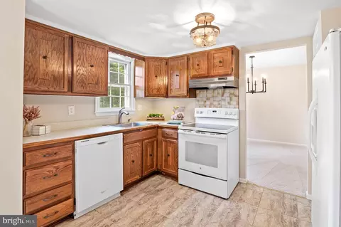 8400 Jandy Ave, Laurel, MD 20723 photo 12