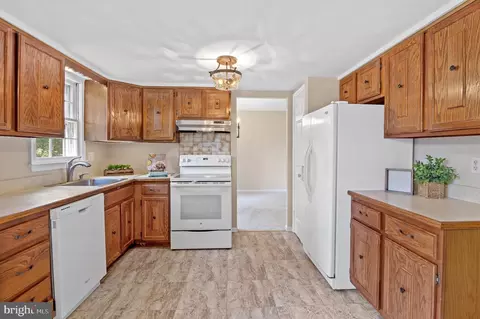 8400 Jandy Ave, Laurel, MD 20723 photo 11