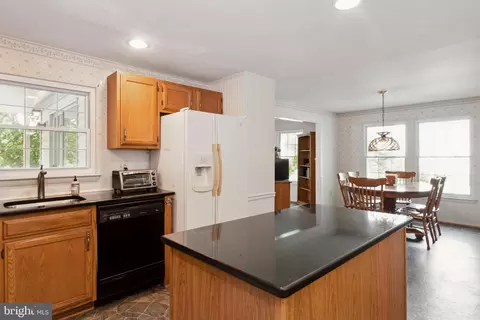 6036 Bakers Pl, Hanover, MD 21076 photo 4