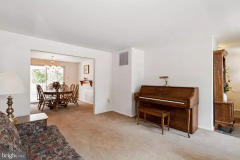 6036 Bakers Pl, Hanover, MD 21076 photo 8