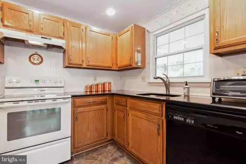 6036 Bakers Pl, Hanover, MD 21076 photo 5