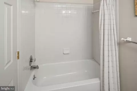 Bath - 9410 Jackson Ct, Laurel, MD 20723 photo 5 of 5