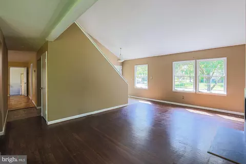 Living - 5251 Candy Root Ct, Columbia, MD 21045 photo 3 of 7
