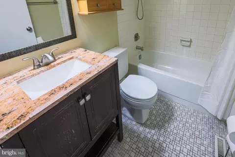 Bath - 5251 Candy Root Ct, Columbia, MD 21045 photo 3 of 4
