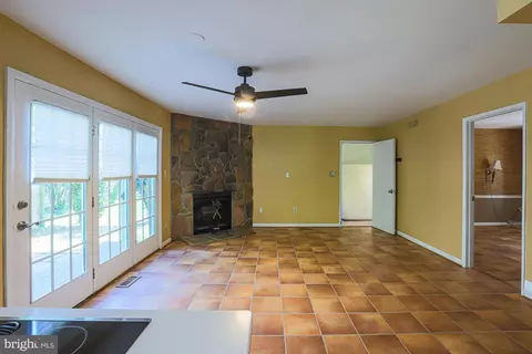 Living - 5251 Candy Root Ct, Columbia, MD 21045 photo 6 of 7