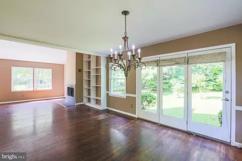 Living - 5251 Candy Root Ct, Columbia, MD 21045 photo 5 of 7