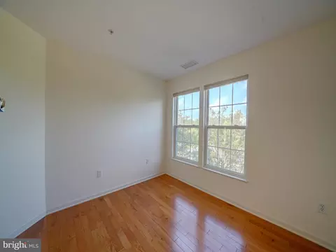 Bedroom - 9507 Durness Ln W, Laurel, MD 20723 photo 5 of 9