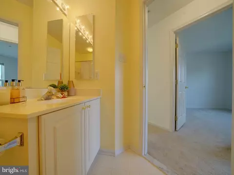 Bath - 9507 Durness Ln W, Laurel, MD 20723 photo 4 of 5