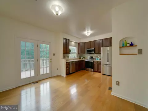 Kitchen - 9507 Durness Ln W, Laurel, MD 20723 photo 6 of 8