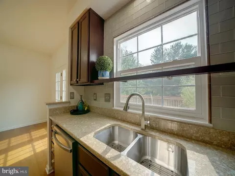 Kitchen - 9507 Durness Ln W, Laurel, MD 20723 photo 4 of 8