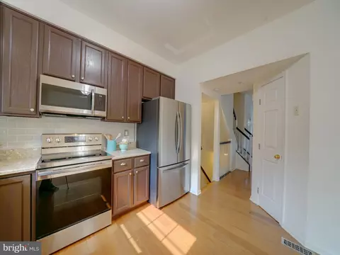 Kitchen - 9507 Durness Ln W, Laurel, MD 20723 photo 7 of 8