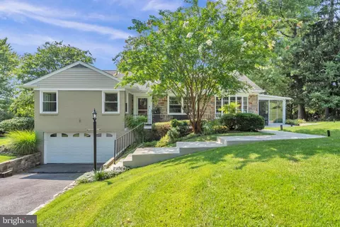 4042 Crescent Rd, Ellicott City, MD 21042